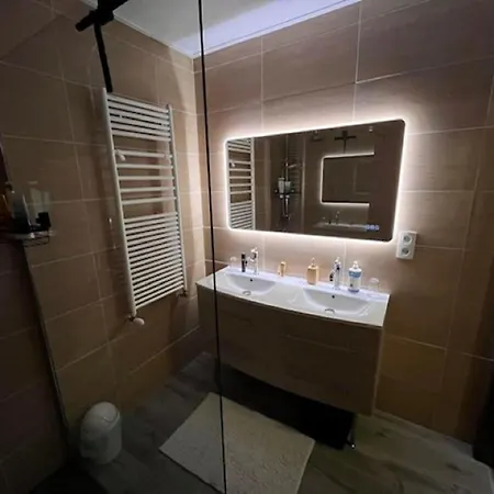 Vakantiewoning Met Jacuzzi Foret D'animaux Holiday home Frahan
