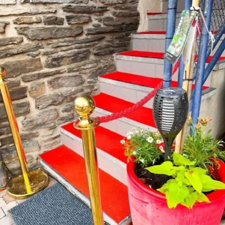 Vakantiehuis Vakantiewoning Met Jacuzzi Forêt D'animaux Frahan